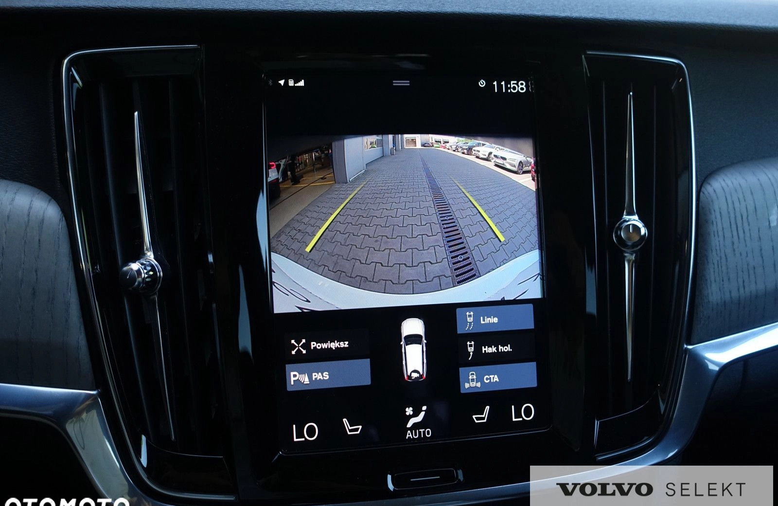 Volvo V90 Cross Country cena 168900 przebieg: 141575, rok produkcji 2021 z Radomsko małe 667